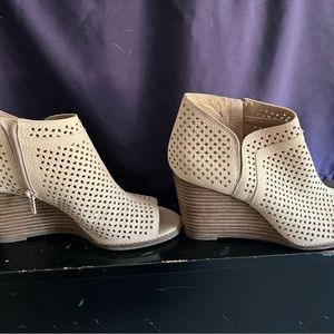 Lucky Brand shoes barely worn